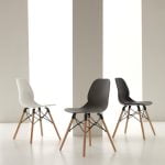 Sedia in polipropilene e legno nordica