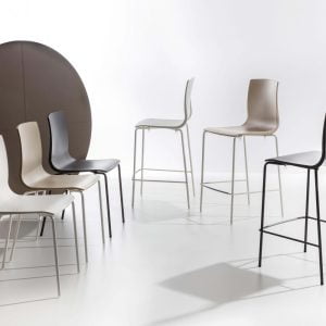 sedia in polipropilene e gambe acciaio tinto - Siviglia